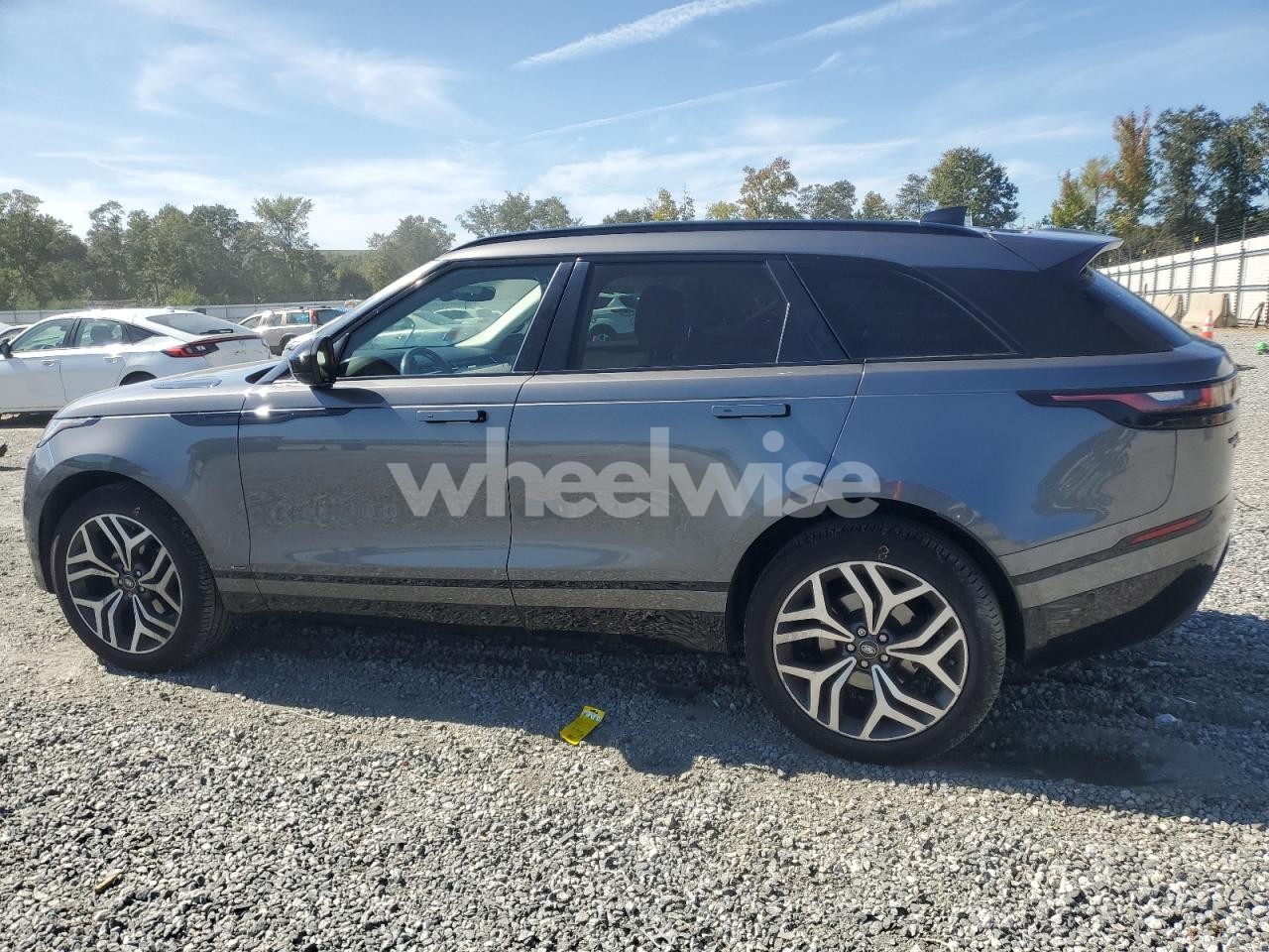 Photo 2 of 2019 LAND ROVER RANGE ROVER VELAR R-DYNAMIC SE N/A (VIN SALYL2EX5KA203452)