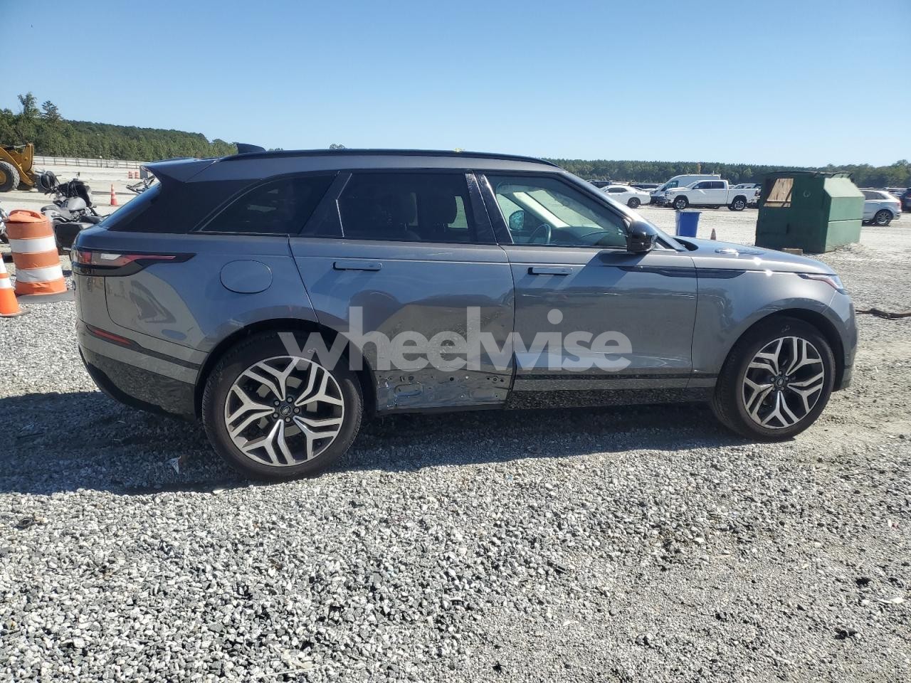 Photo 3 of 2019 LAND ROVER RANGE ROVER VELAR R-DYNAMIC SE N/A (VIN SALYL2EX5KA203452)