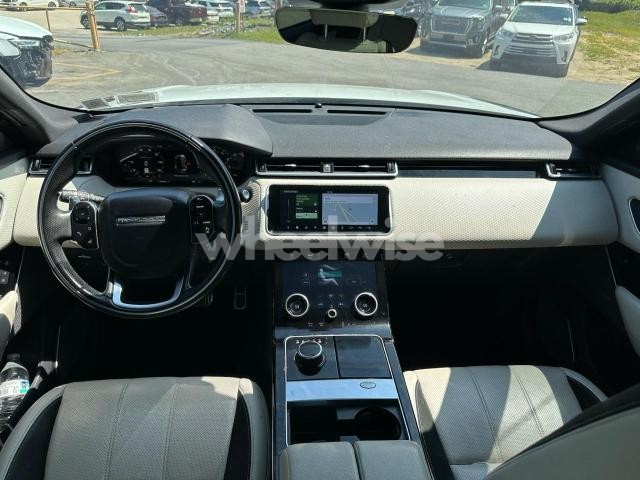 Photo 4 of 2019 LAND ROVER RANGE ROVER VELAR R-DYNAMIC SE N/A (VIN SALYL2EX8KA789614)