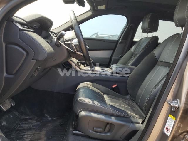 Photo 4 of 2019 LAND ROVER RANGE ROVER VELAR R-DYNAMIC SE N/A (VIN SALYL2EX8KA792870)