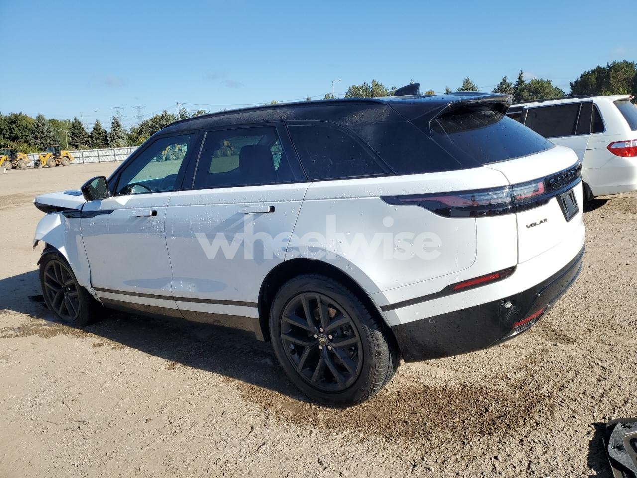 Photo 2 of 2025 LAND ROVER RANGE ROVER VELAR DYNAMIC SE N/A (VIN SALYL2EX9SA392915)