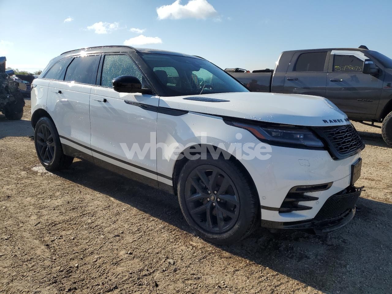 Photo 4 of 2025 LAND ROVER RANGE ROVER VELAR DYNAMIC SE N/A (VIN SALYL2EX9SA392915)