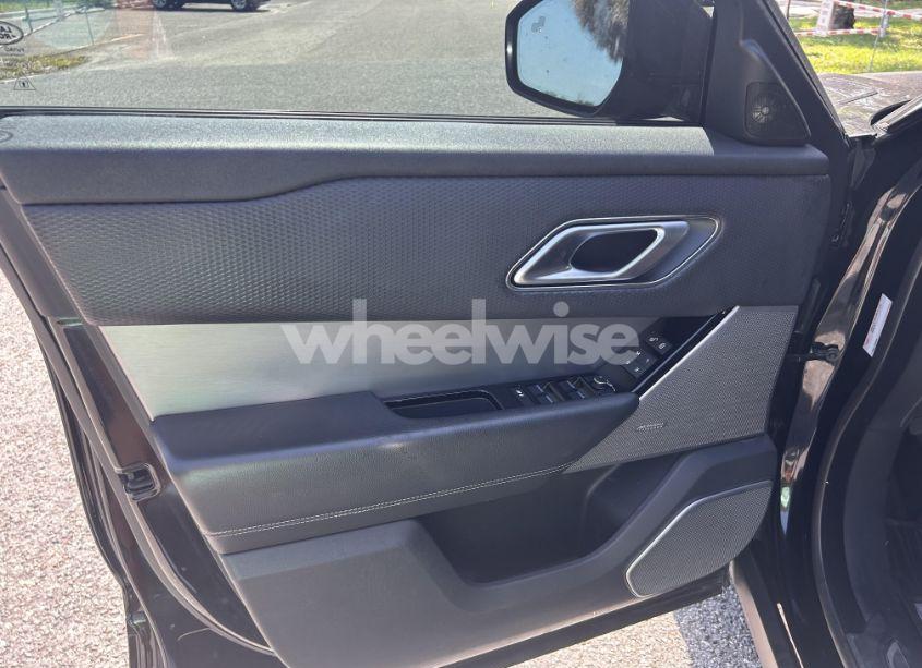 Photo 14 of 2019 Land Rover RANGE ROVER VELAR P340 R-DYNAMIC SE/P380 R-DYNAMIC SE (VIN SALYL2FV1KA210203)