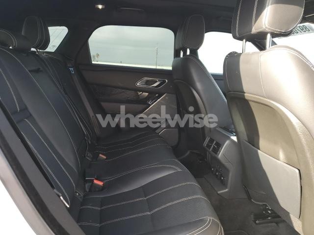 Photo 3 of 2018 LAND ROVER RANGE ROVER VELAR R-DYNAMIC SE N/A (VIN SALYL2RN1JA709853)