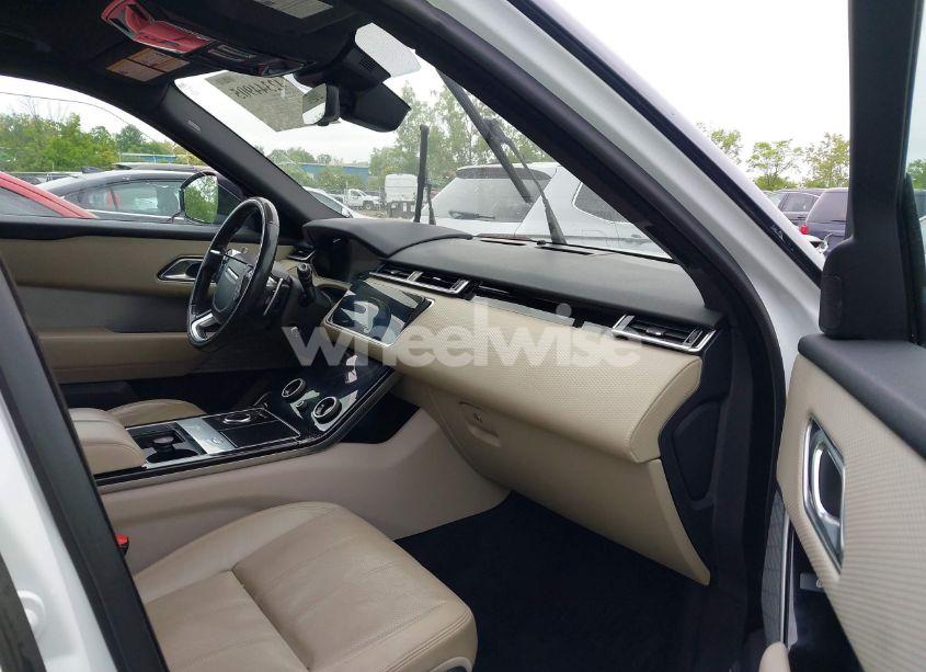 Photo 5 of 2018 Land Rover RANGE ROVER VELAR D180 SE R-DYNAMIC (VIN SALYL2RN9JA723337)