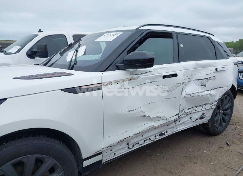 Photo 6 of 2018 Land Rover RANGE ROVER VELAR D180 SE R-DYNAMIC (VIN SALYL2RN9JA723337)