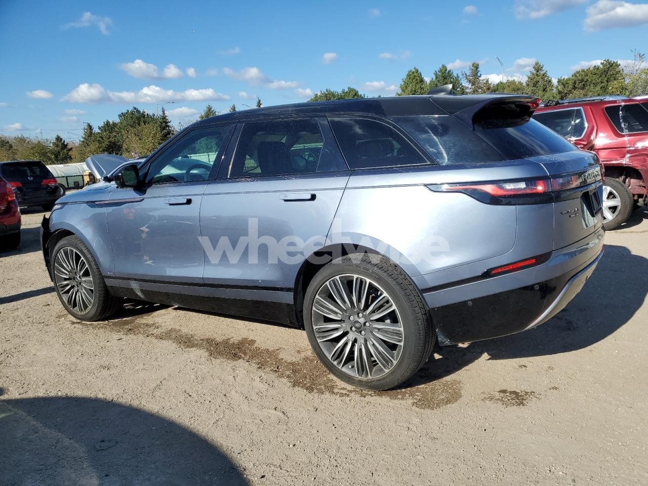 Photo 2 of 2018 LAND ROVER RANGE ROVER VELAR R-DYNAMIC SE N/A (VIN SALYL2RN9JA743796)