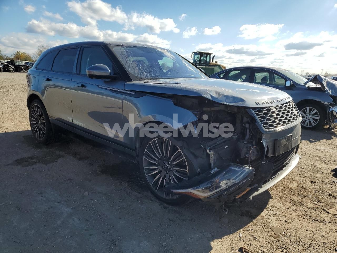 Photo 4 of 2018 LAND ROVER RANGE ROVER VELAR R-DYNAMIC SE N/A (VIN SALYL2RN9JA743796)