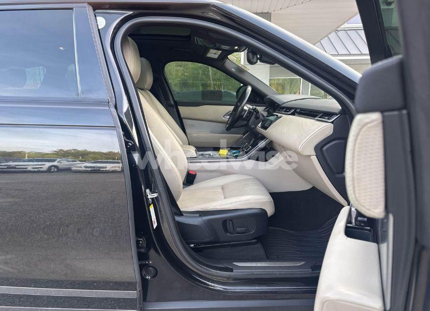 Photo 5 of 2018 Land Rover RANGE ROVER VELAR R-DYNAMIC SE (VIN SALYL2RX7JA715416)