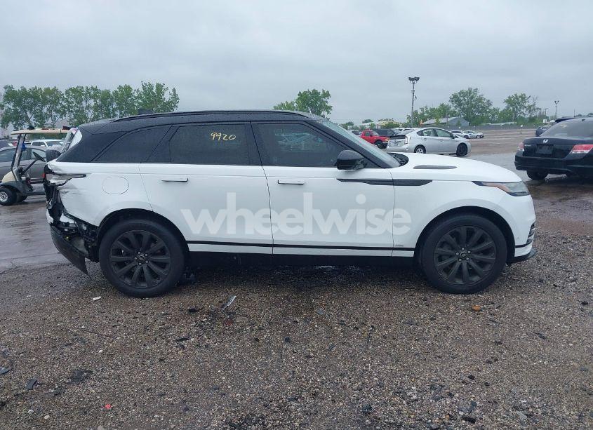 Photo 13 of 2018 Land Rover RANGE ROVER VELAR P250 SE R-DYNAMIC (VIN SALYL2RX8JA731642)