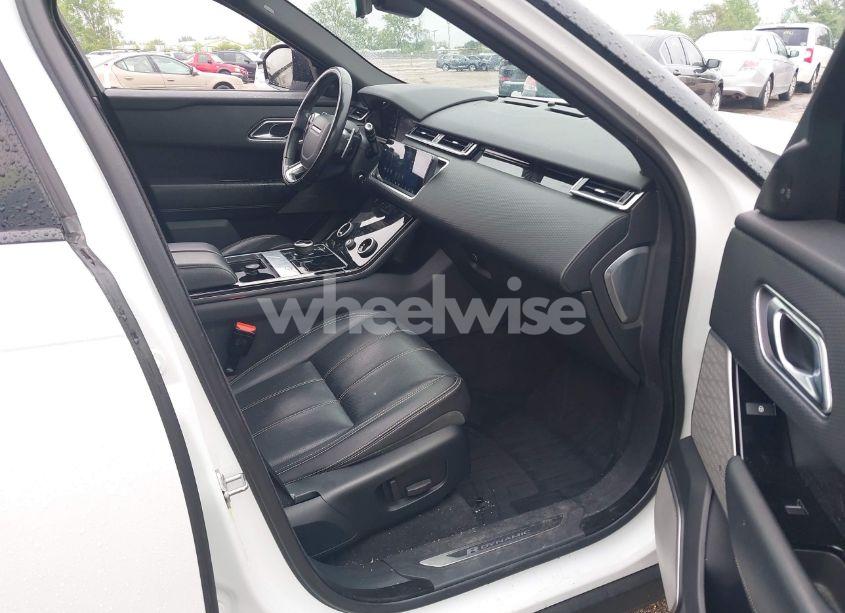 Photo 5 of 2018 Land Rover RANGE ROVER VELAR P250 SE R-DYNAMIC (VIN SALYL2RX8JA731642)