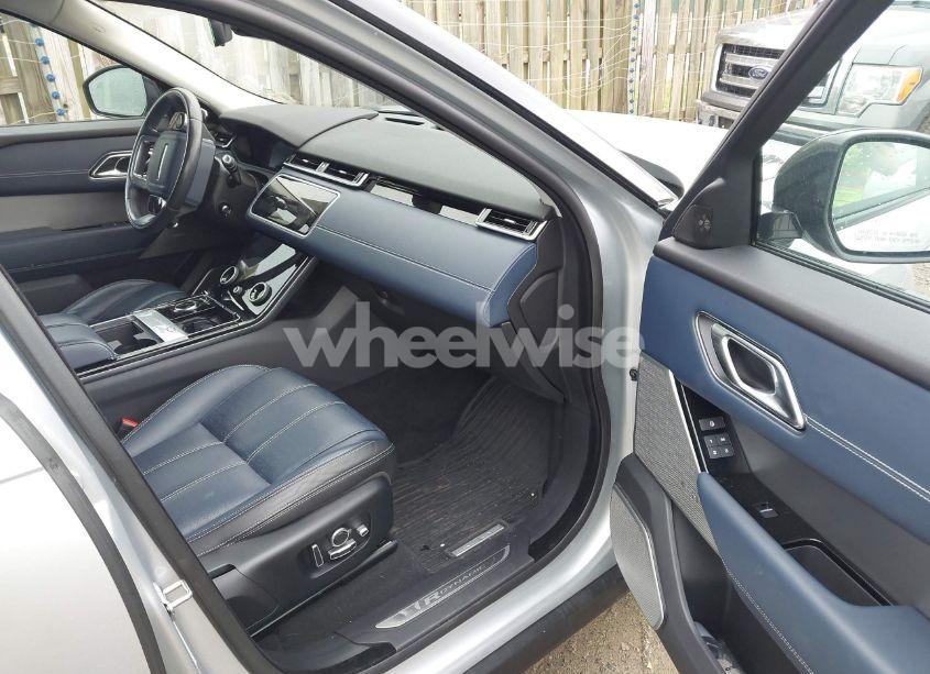 Photo 5 of 2018 Land Rover RANGE ROVER VELAR P380 FIRST EDITION/P380 HSE R-DYNAMIC (VIN SALYM2RV0JA742422)