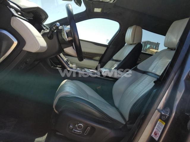 Photo 4 of 2018 LAND ROVER RANGE ROVER VELAR R-DYNAMIC HSE N/A (VIN SALYM2RV1JA702267)