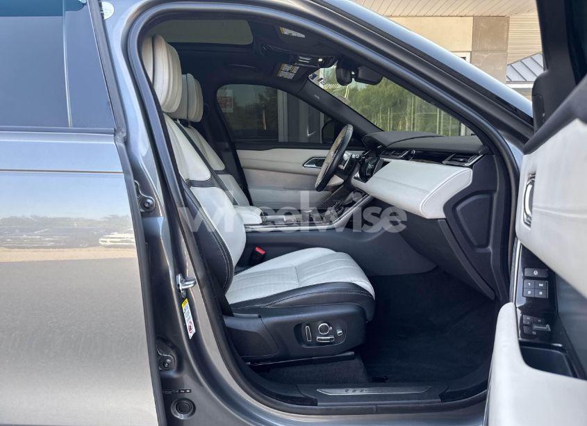 Photo 5 of 2018 Land Rover RANGE ROVER VELAR R-DYNAMIC HSE/FIRST ED (VIN SALYM2RV9JA755346)