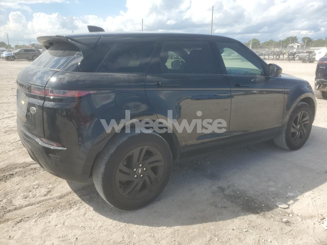 Photo 3 of 2022 LAND ROVER RANGE ROVER EVOQUE S (VIN SALZJ2FXXNH172171)