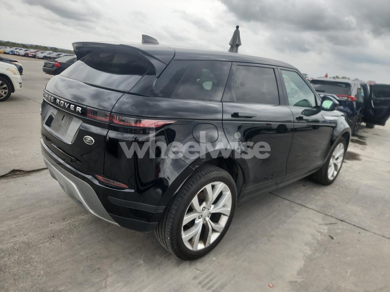 Photo 3 of 2020 LAND ROVER RANGE ROVER EVOQUE SE (VIN SALZP2FX0LH075329)