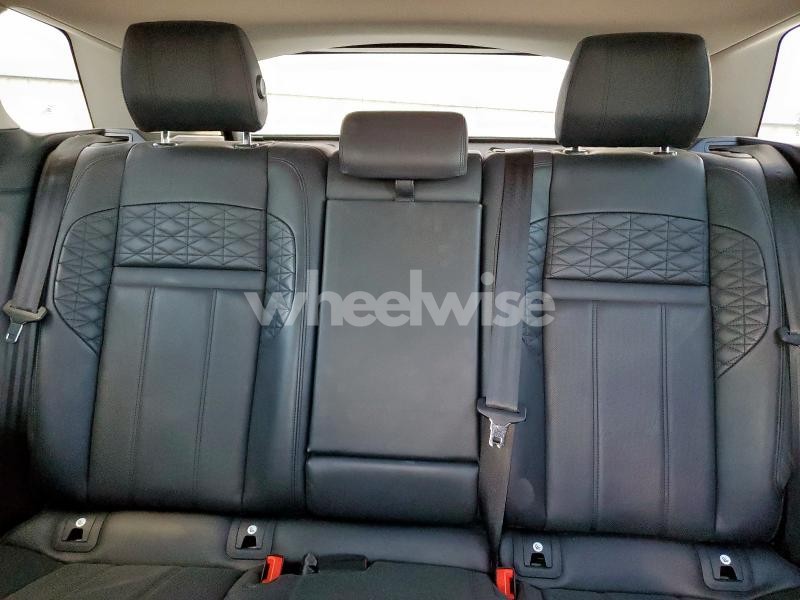 Photo 3 of 2020 LAND ROVER RANGE ROVER EVOQUE SE (VIN SALZP2FX2LH059701)