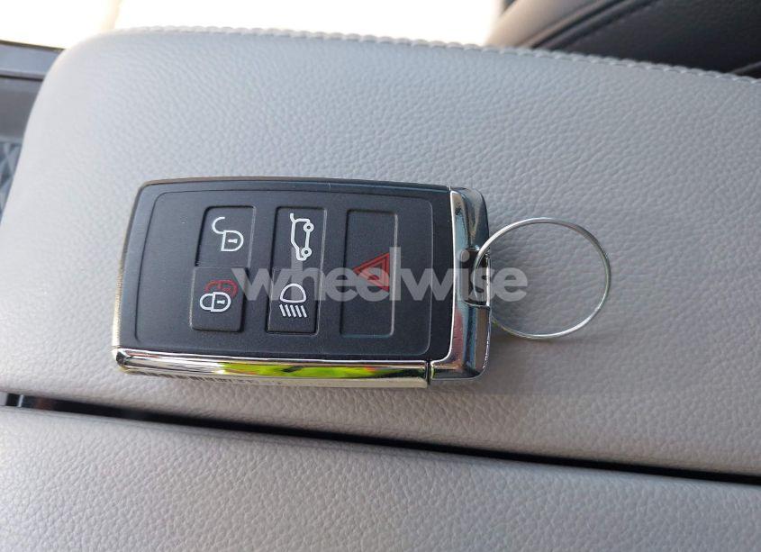 Photo 11 of 2020 Land Rover RANGE ROVER EVOQUE R-DYNAMIC S (VIN SALZT2GXXLH061139)