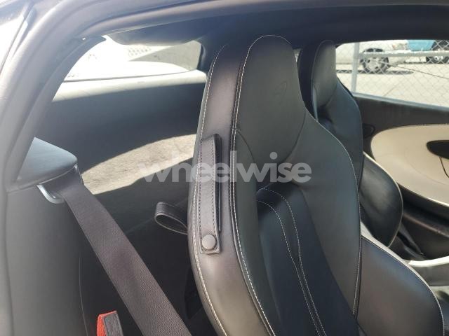 Photo 12 of 2016 MCLAREN AUTOMOTIVE 570S (VIN SBM13DAA8GW000644)