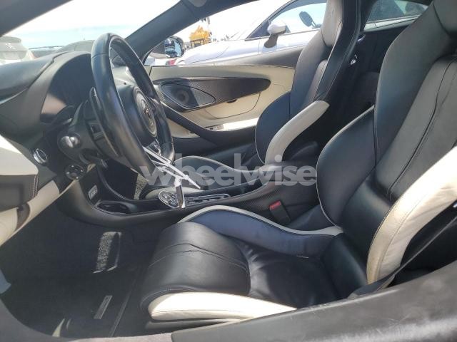 Photo 3 of 2016 MCLAREN AUTOMOTIVE 570S (VIN SBM13DAA8GW000644)
