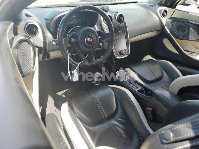 Photo 4 of 2016 MCLAREN AUTOMOTIVE 570S (VIN SBM13DAA8GW000644)