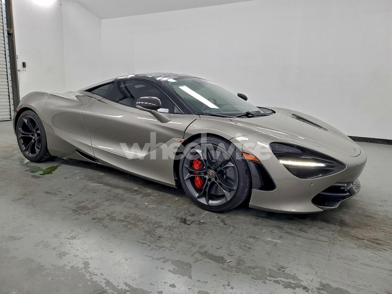 Photo 4 of 2018 MCLAREN AUTOMOTIVE 720S (VIN SBM14DCA3JW002108)
