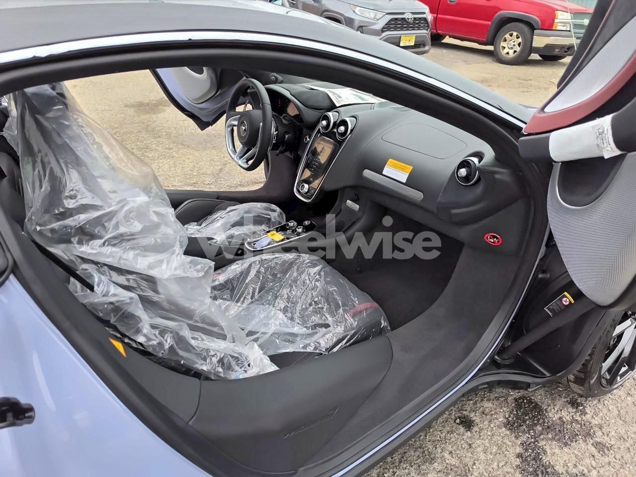 Photo 9 of 2025 MCLAREN AUTOMOTIVE GTS (VIN SBM22GCA4SW003328)