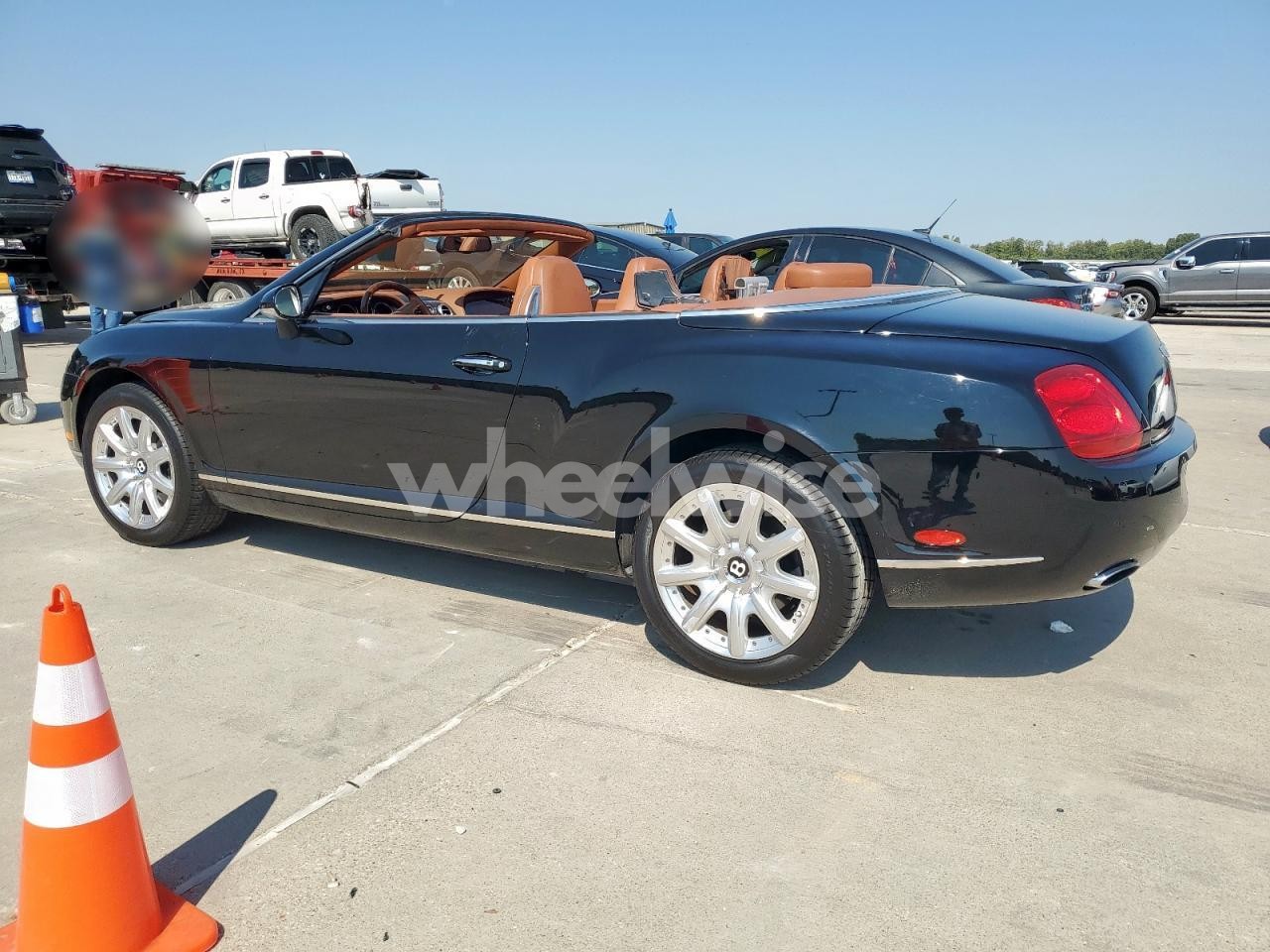 Photo 2 of 2009 BENTLEY CONTINENTAL GTC N/A (VIN SCBDR33W09C061694)