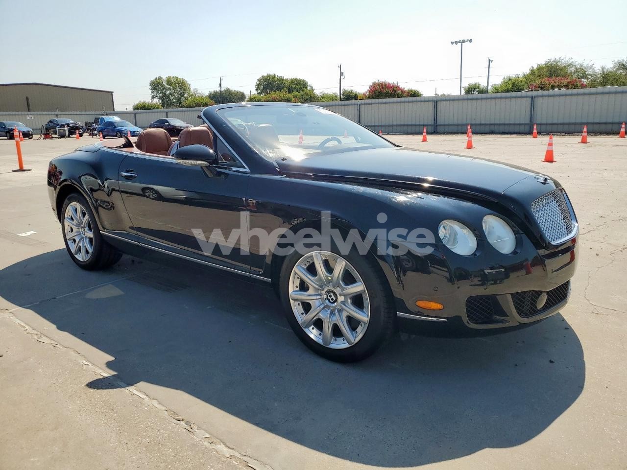 Photo 4 of 2009 BENTLEY CONTINENTAL GTC N/A (VIN SCBDR33W09C061694)