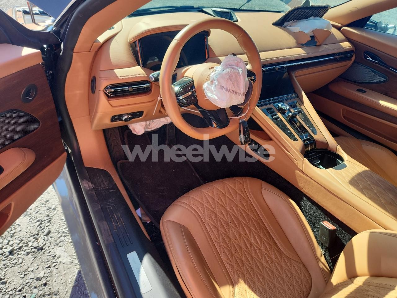 Photo 8 of 2024 ASTON MARTIN DB12 N/A (VIN SCFRMFGW9RGM12934)