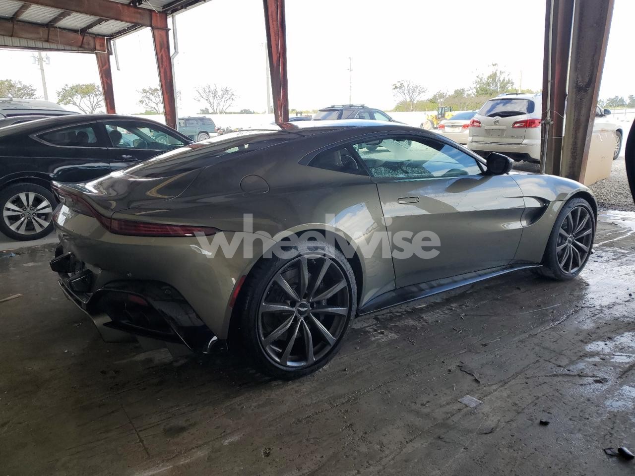 Photo 3 of 2020 ASTON MARTIN VANTAGE (VIN SCFSMGAW8LGN05032)
