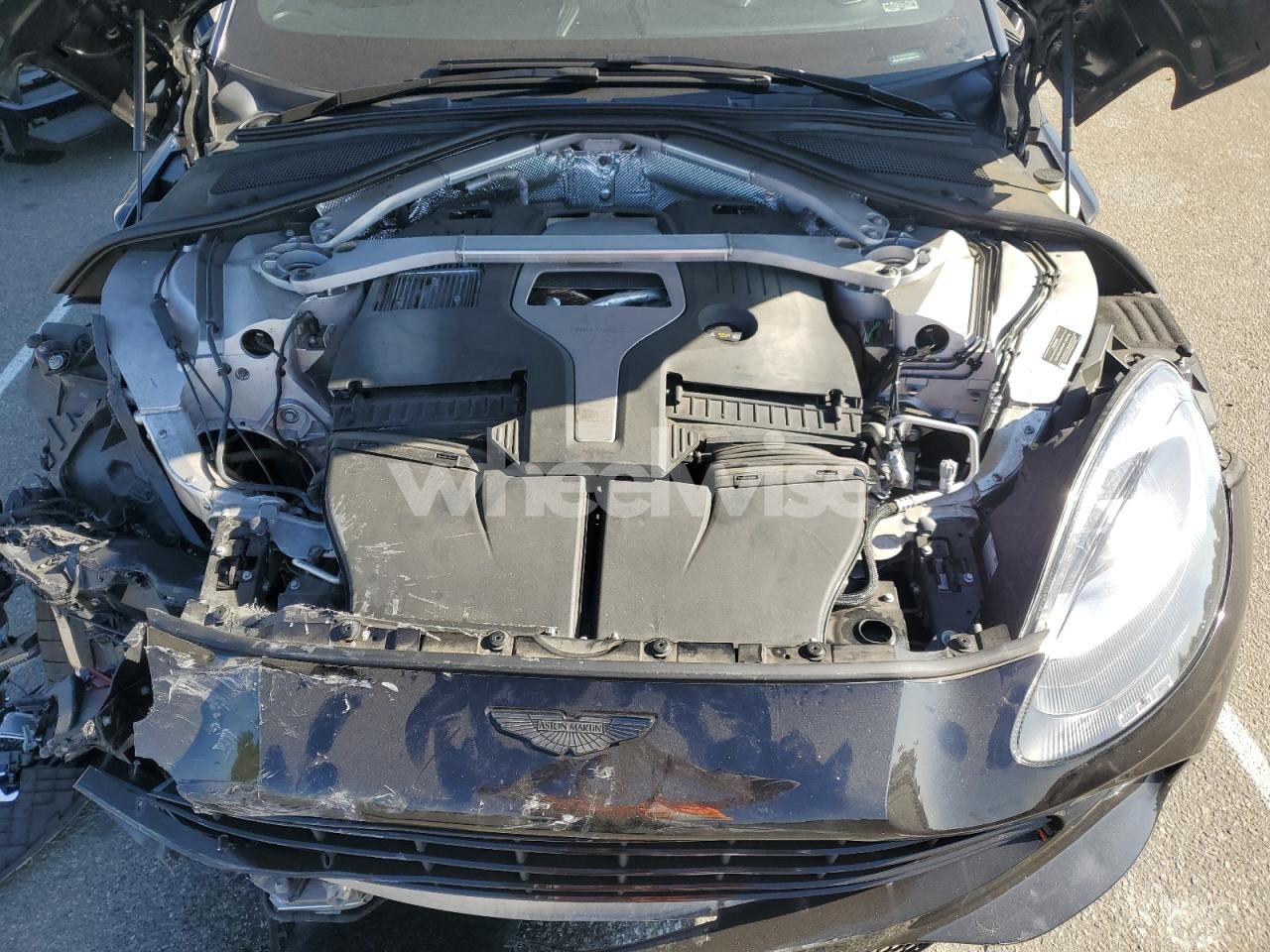 Photo 12 of 2021 ASTON MARTIN DBX (VIN SCFVUJAW7MTV00861)