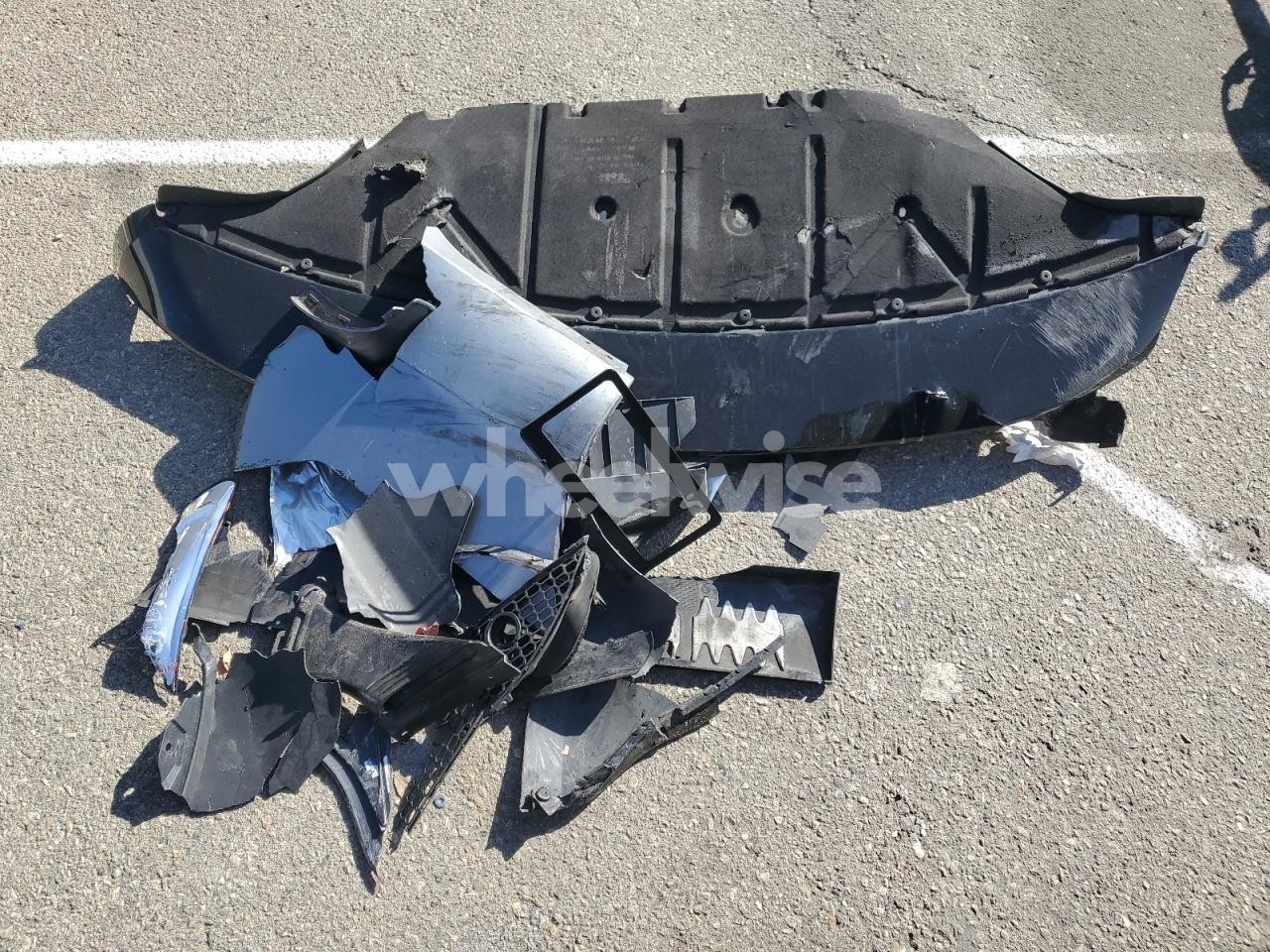 Photo 13 of 2021 ASTON MARTIN DBX (VIN SCFVUJAW7MTV00861)