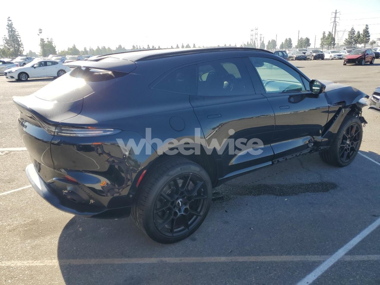 Photo 3 of 2021 ASTON MARTIN DBX (VIN SCFVUJAW7MTV00861)