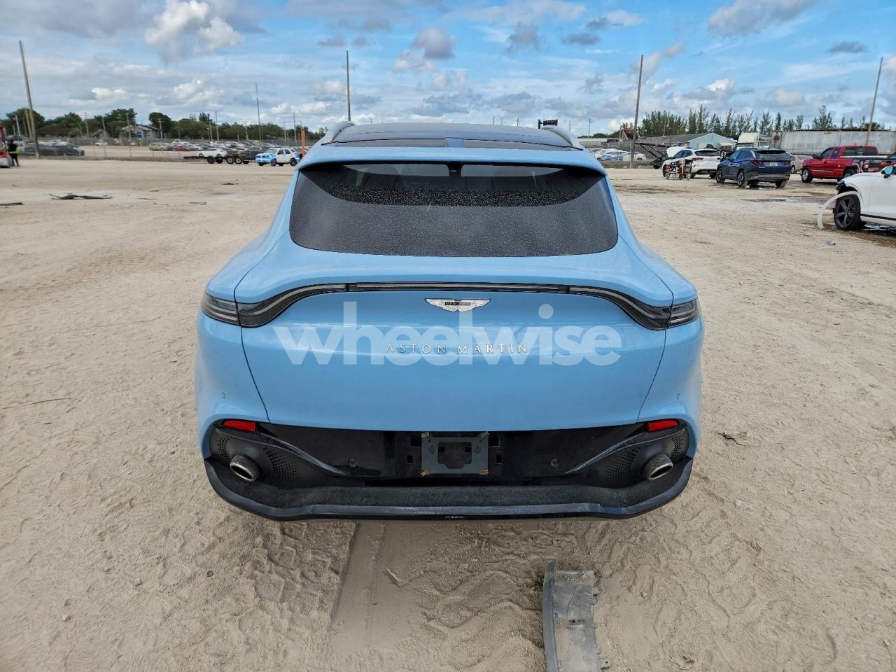 Photo 6 of 2021 ASTON MARTIN DBX (VIN SCFVUJAW7MTV03260)