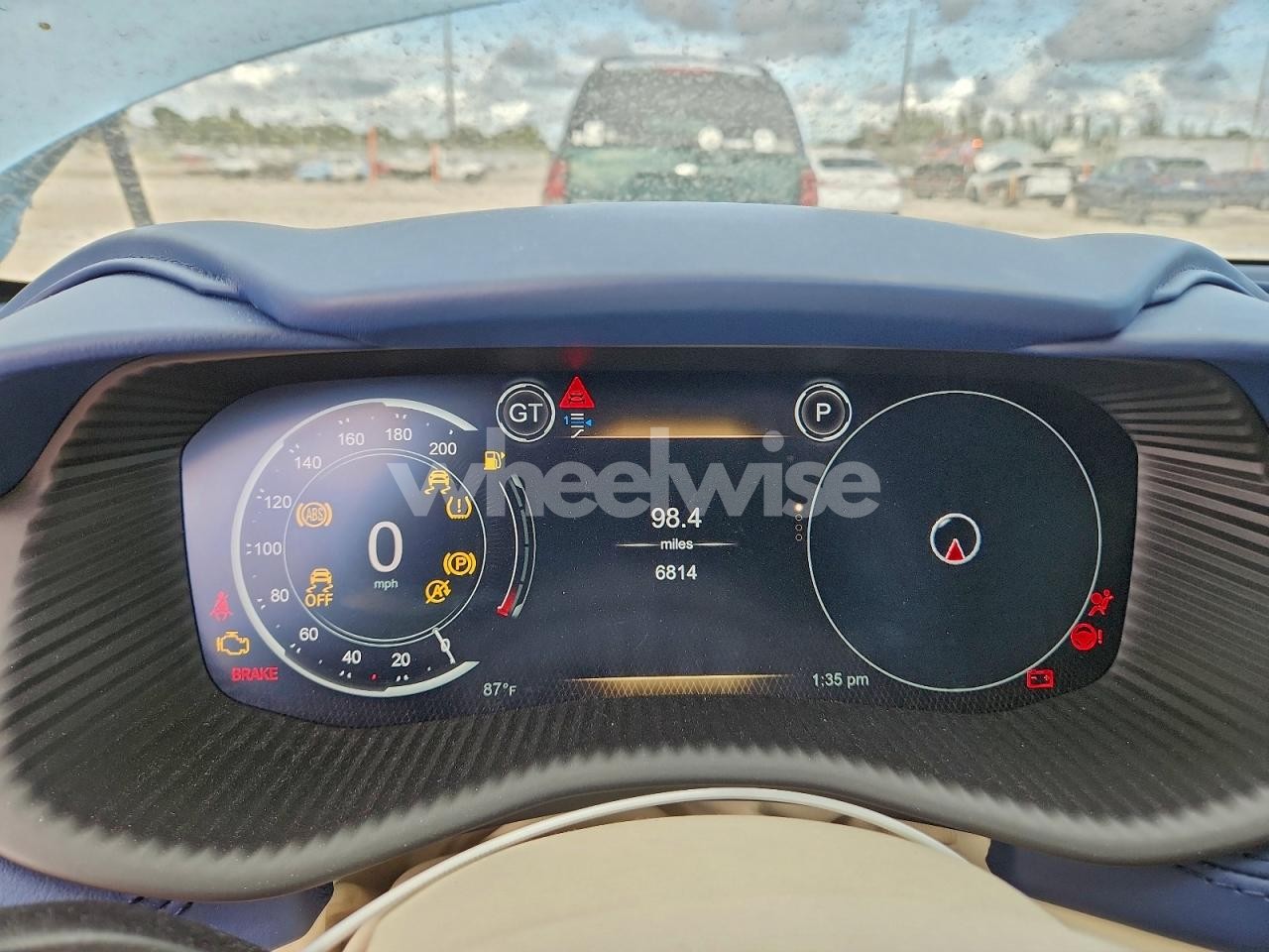 Photo 9 of 2021 ASTON MARTIN DBX (VIN SCFVUJAW7MTV03260)