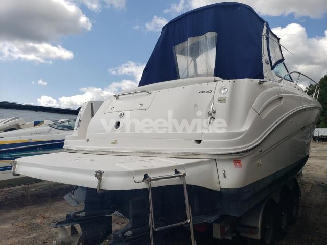 Photo 2 of 2002 SEA- RAY SUNDEC (VIN SERT8787E102)