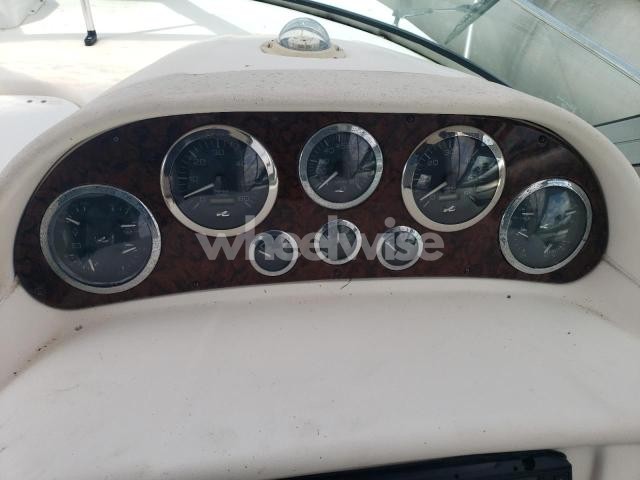 Photo 5 of 2002 SEA- RAY SUNDEC (VIN SERT8787E102)