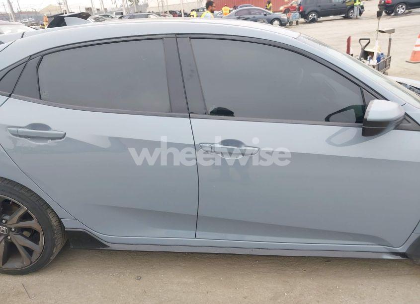 Photo 13 of 2018 Honda Civic SPORT (VIN SHHFK7H40JU428303)