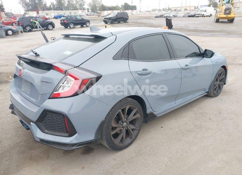 Photo 4 of 2018 Honda Civic SPORT (VIN SHHFK7H40JU428303)