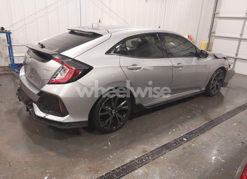 Photo 4 of 2018 Honda Civic SPORT (VIN SHHFK7H43JU238379)