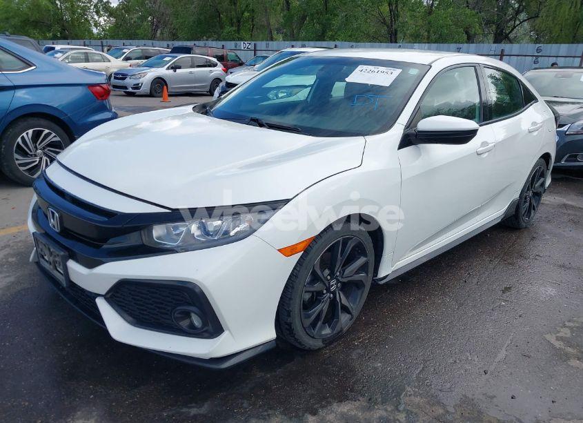Photo 2 of 2018 Honda Civic SPORT (VIN SHHFK7H45JU233460)