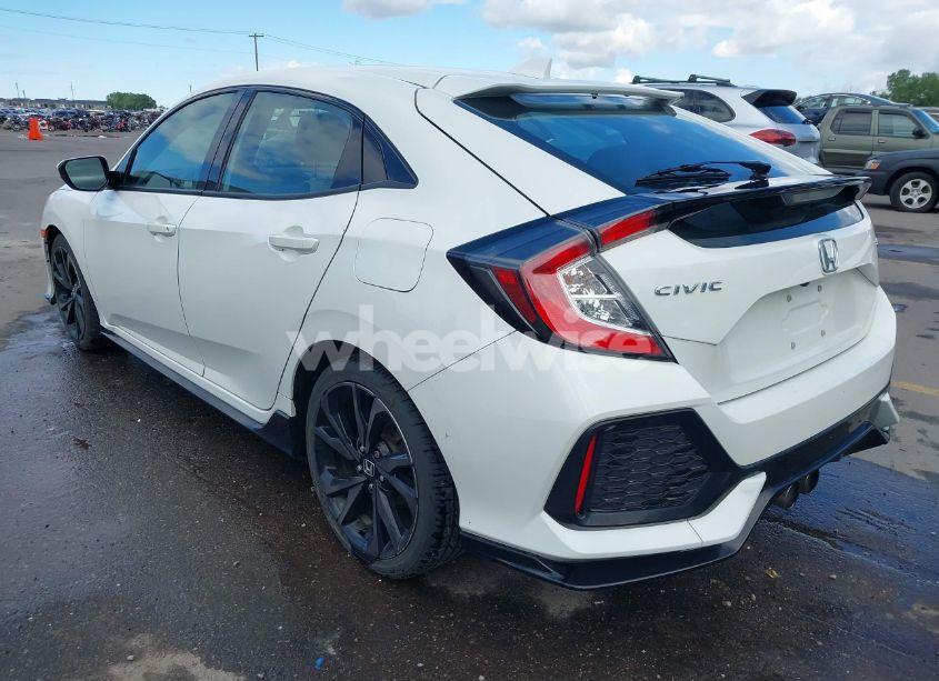 Photo 3 of 2018 Honda Civic SPORT (VIN SHHFK7H45JU233460)