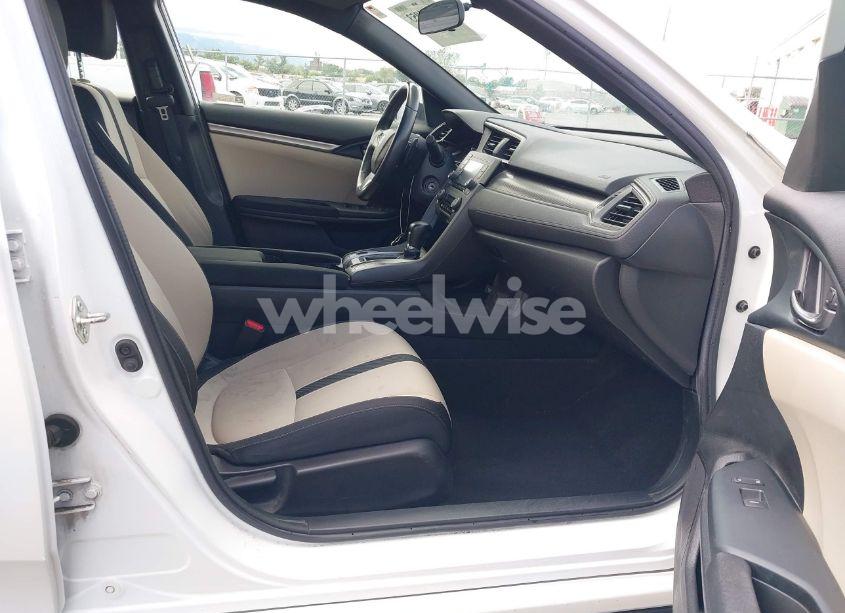 Photo 5 of 2018 Honda Civic SPORT (VIN SHHFK7H45JU233460)