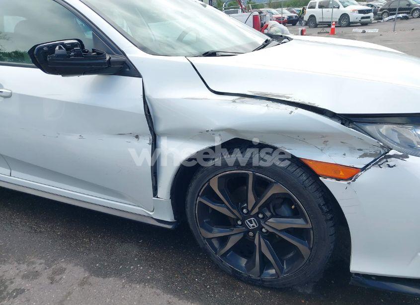 Photo 6 of 2018 Honda Civic SPORT (VIN SHHFK7H45JU233460)