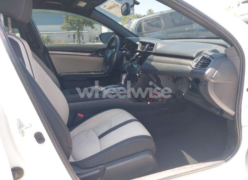 Photo 5 of 2018 Honda Civic SPORT (VIN SHHFK7H45JU406877)