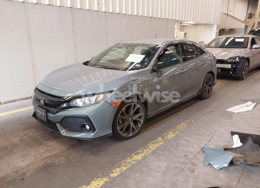 Photo 2 of 2018 Honda Civic SPORT (VIN SHHFK7H46JU412493)