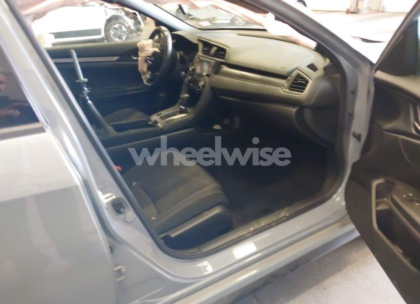 Photo 5 of 2018 Honda Civic SPORT (VIN SHHFK7H46JU412493)