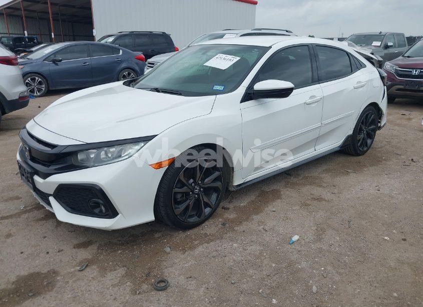 Photo 2 of 2018 Honda Civic SPORT (VIN SHHFK7H47JU213274)