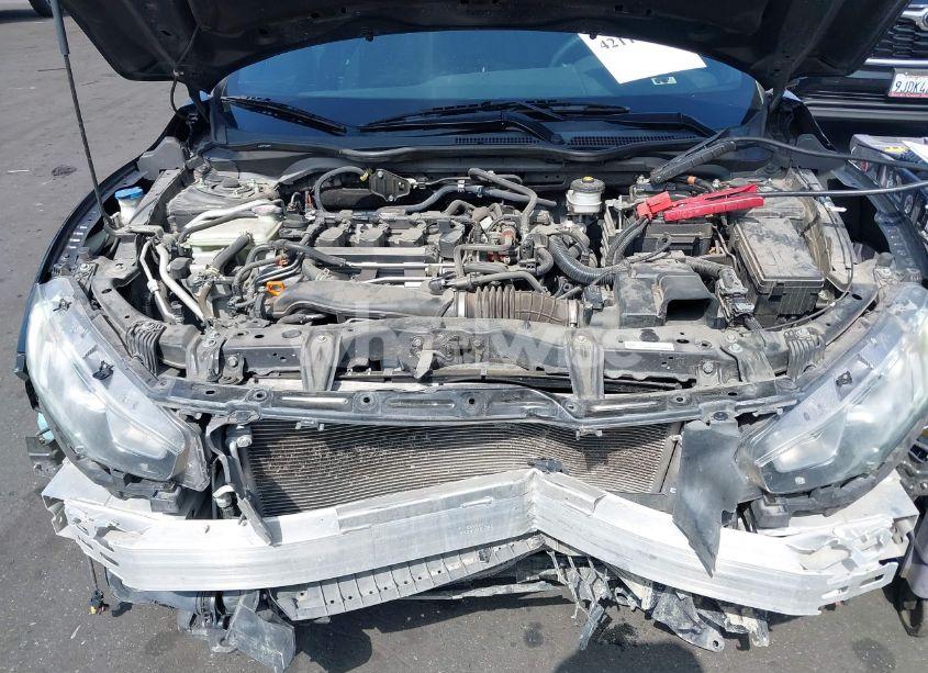 Photo 10 of 2018 Honda Civic SPORT (VIN SHHFK7H47JU411742)